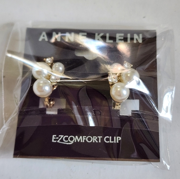 NWT Anne Klein Pearl & Imitation Diamonds Clip-On Earrings Set In Gold - Picture 11 of 12